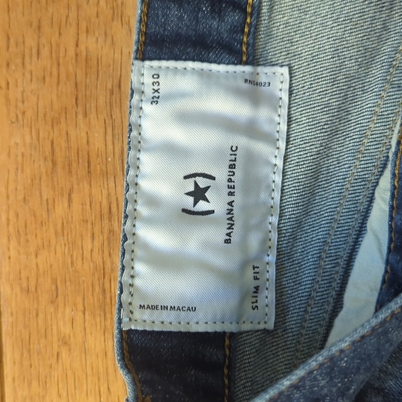 Banana Republic Blue Jeans 32" x 30" (Like New) - Picture 2 of 10